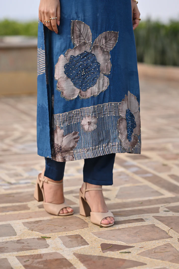 Sophisticated Floral Printed Kurta Set for Women With Dupatta – Perfect for Festive & Day Wear