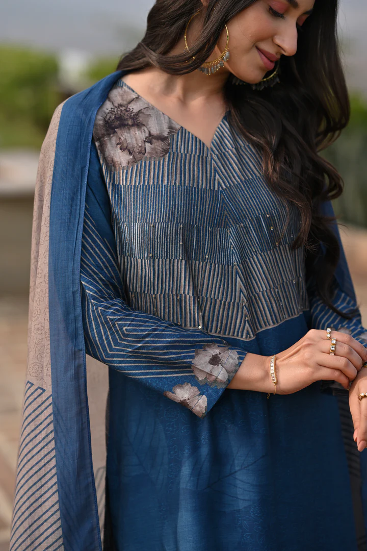 Sophisticated Floral Printed Kurta Set for Women With Dupatta – Perfect for Festive & Day Wear