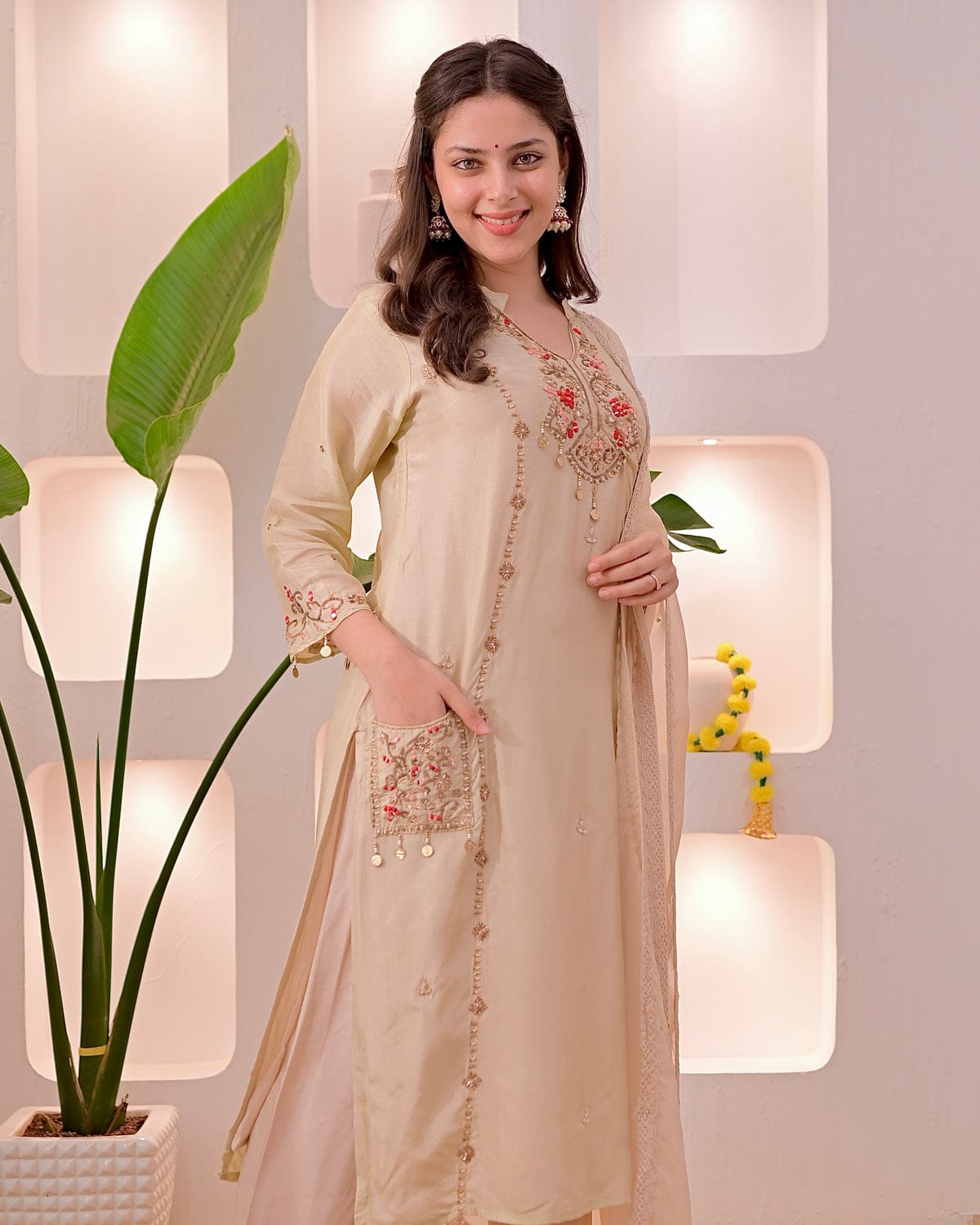 Women’s Embroidered Kurta Pant Dupatta Set With Floral Thread Work & Elegant Detailing